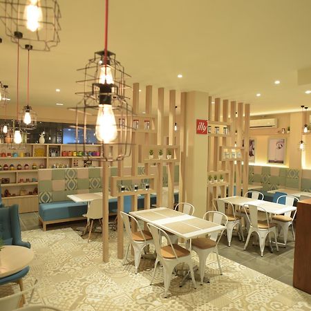 Laoag Parklane Hotel Zewnętrze zdjęcie