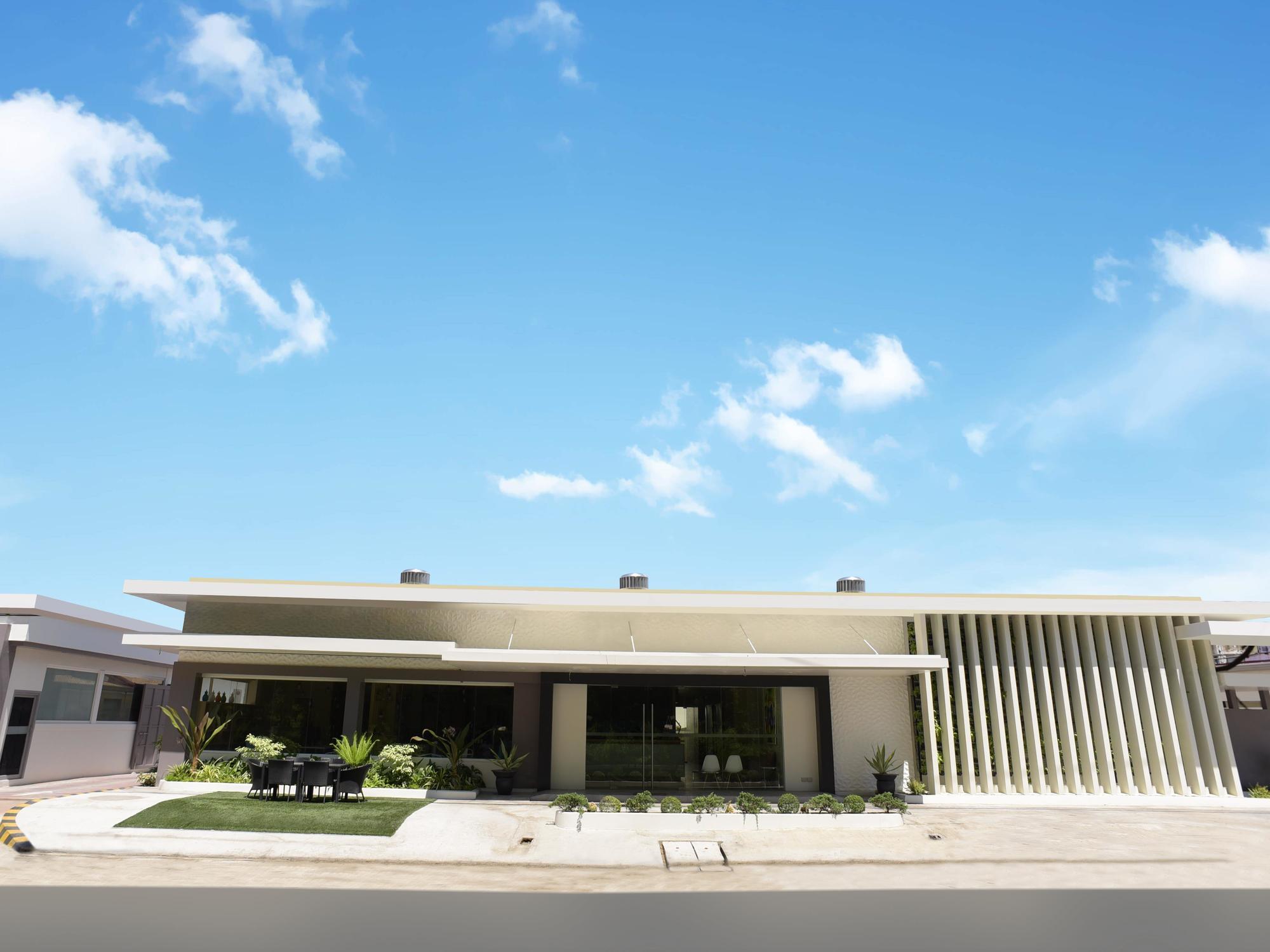 Laoag Parklane Hotel Zewnętrze zdjęcie