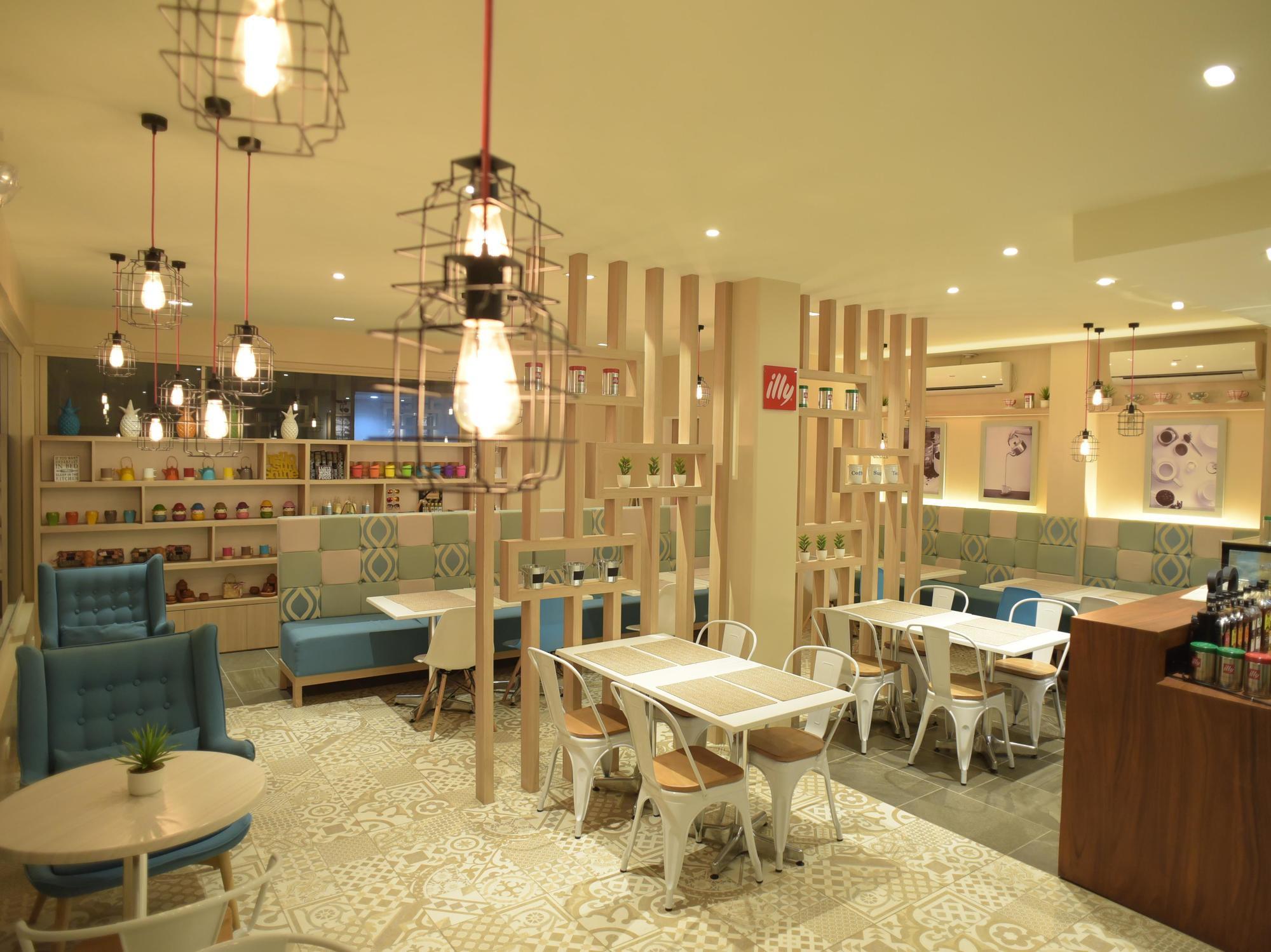 Laoag Parklane Hotel Zewnętrze zdjęcie